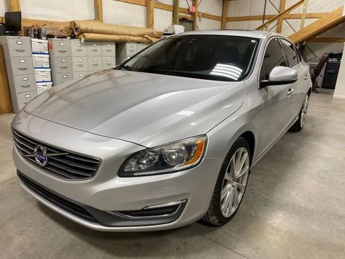 Used 2018 Volvo S60 T5 Inscription image 12