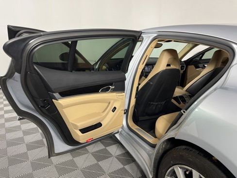 Used 2015 Porsche Panamera w/ Premium Package Plus RWD image 38