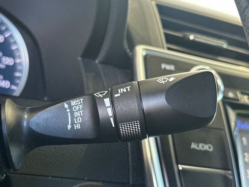 Used 2017 Toyota Camry XLE w/ Moonroof Package FWD image 31