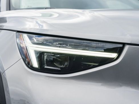 Used 2024 Volvo XC40 B5 Plus w/ Protection Package Premier image 14