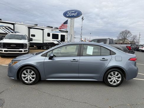 Used 2023 Toyota Corolla LE image 7