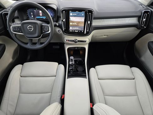 Used 2025 Volvo XC40 B5 Plus w/ Protection Package Premier image 30