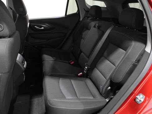 Used 2024 GMC Terrain SLE image 18