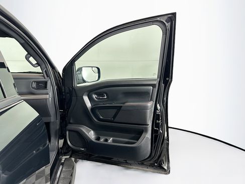 Used 2024 Nissan Titan PRO-4X w/ Pro-4x Convenience Package image 33