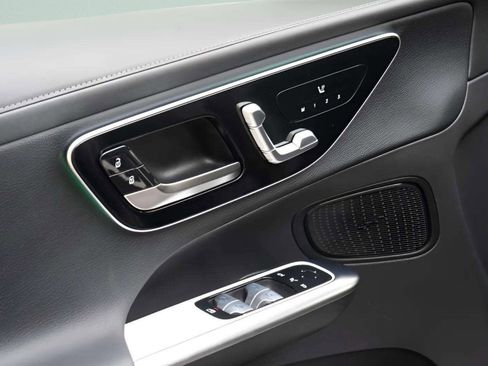 Used 2024 Mercedes-Benz GLC 300 4MATIC image 26