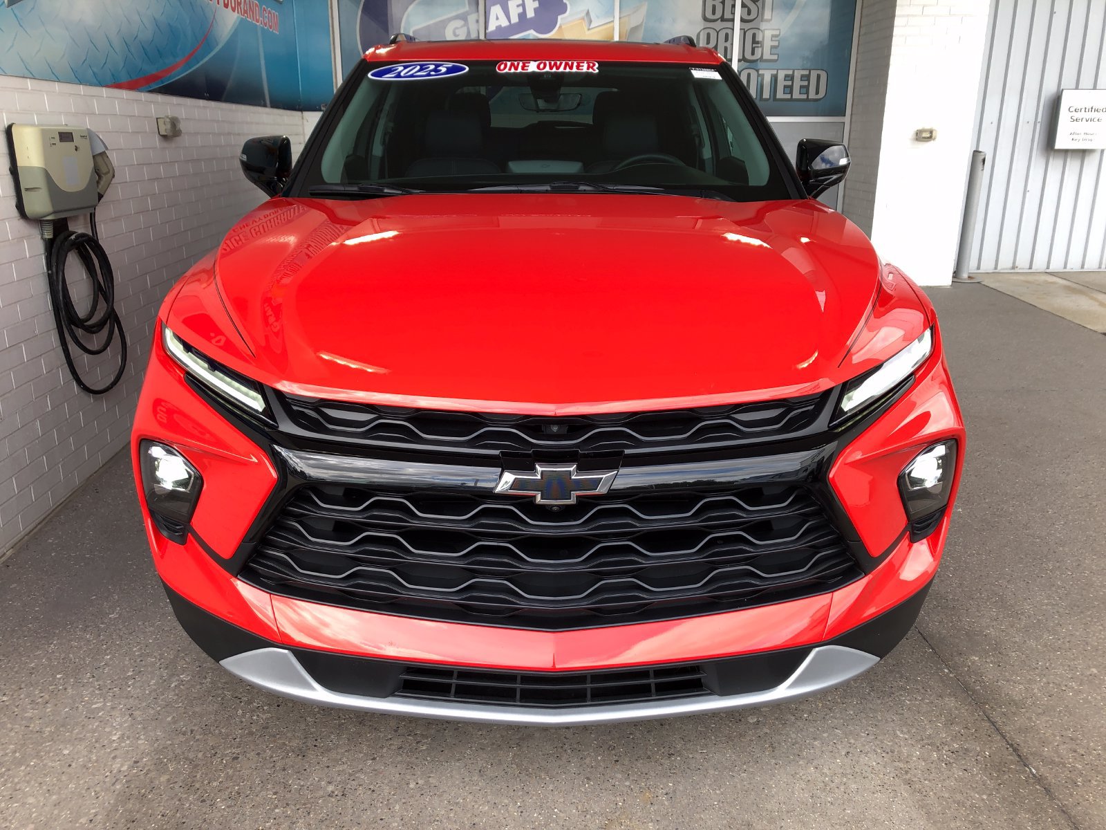 Used 2025 Chevrolet Blazer LT w/ Sound & Technology Package AWD/4WD image 2