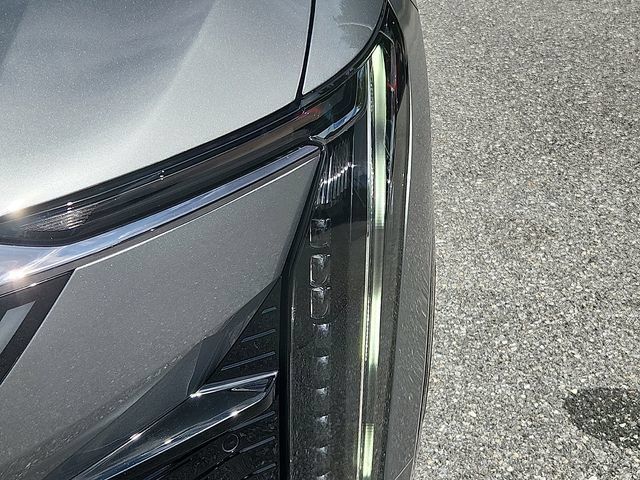 Certified 2026 Cadillac Optiq Sport 2 w/ LPO, Floor Liner Package AWD/4WD image 9