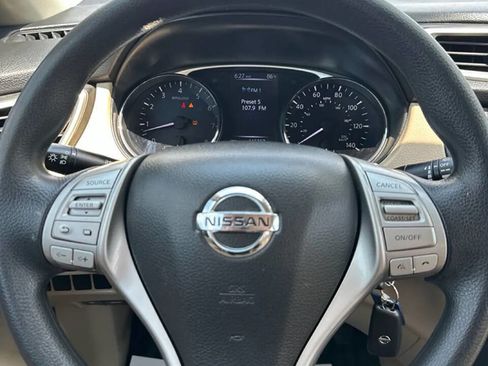 Used 2016 Nissan Rogue S w/ Appearance Package image 8