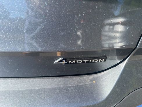 New 2025 Volkswagen Taos SE image 8