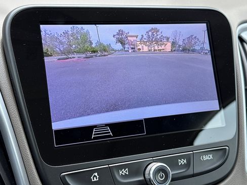 Used 2024 Chevrolet Malibu LT image 21