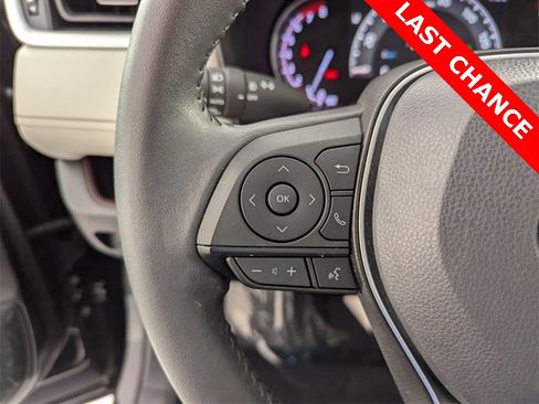 Used 2022 Toyota RAV4 Limited image 19