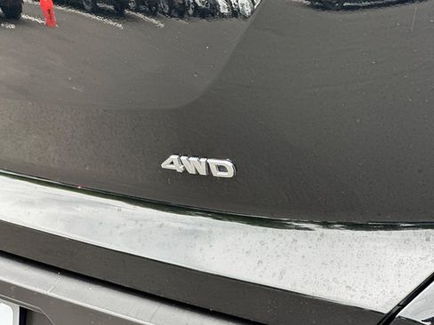 Used 2025 Nissan Pathfinder SV AWD/4WD image 36