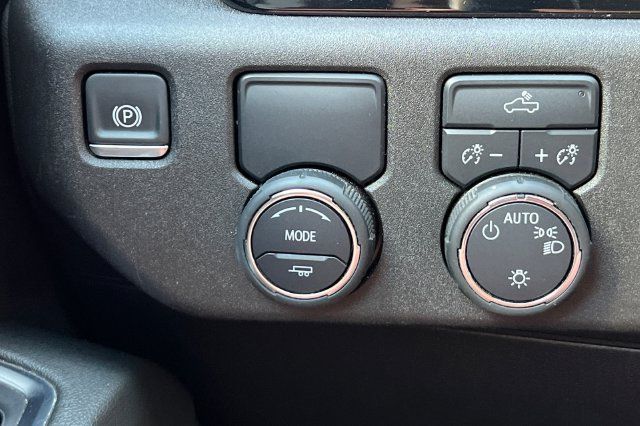 Used 2025 Chevrolet Silverado 1500 LT RWD image 35