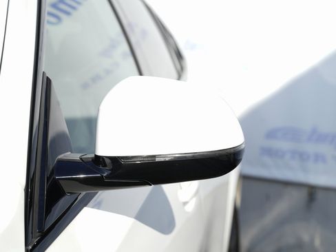 Used 2022 BMW X6 xDrive40i w/ M Sport Package image 10