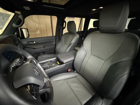 Used 2025 Lexus GX 550 w/ Accessory Package (2T) AWD/4WD image 10