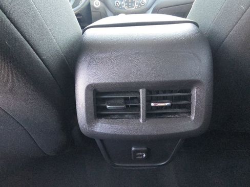 Used 2024 Chevrolet Equinox LT image 30