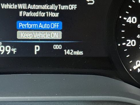 Used 2026 Toyota Sienna XLE FWD image 3