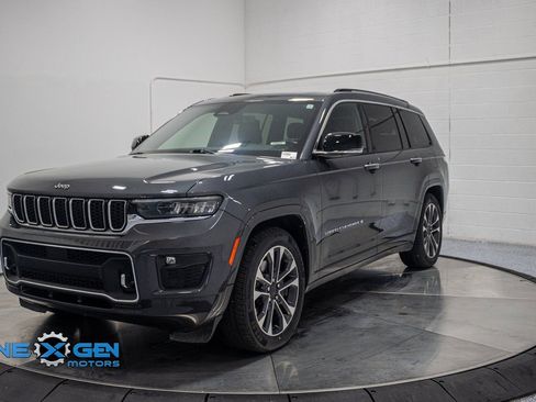 Used 2021 Jeep Grand Cherokee L Overland w/ Luxury Tech Group IV AWD/4WD image 3