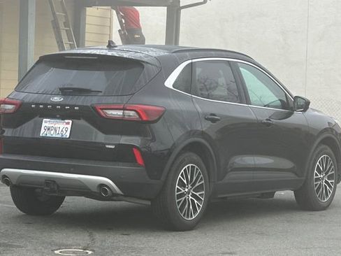 Certified 2023 Ford Escape SE w/ PHEV Premium Package image 3