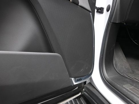 Used 2023 Cadillac Escalade Premium Luxury w/ Performance Package image 13