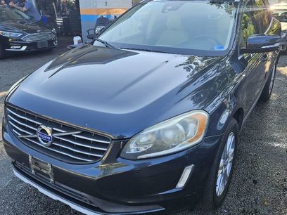 Used 2016 Volvo XC60 T5 Premier w/ Proximity Package