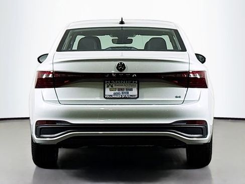 New 2026 Volkswagen Jetta SE image 6