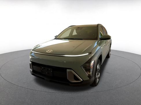 Used 2025 Hyundai Kona SEL image 4