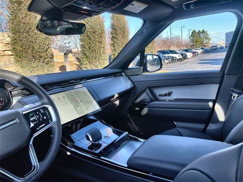 New 2026 Land Rover Range Rover Sport SE image 13