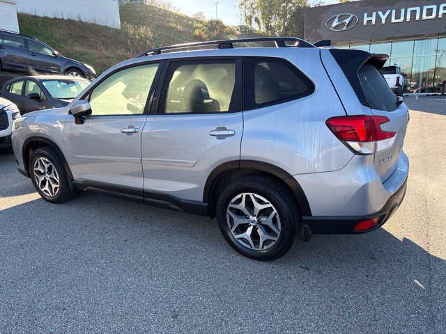 Used 2024 Subaru Forester Premium AWD/4WD image 3