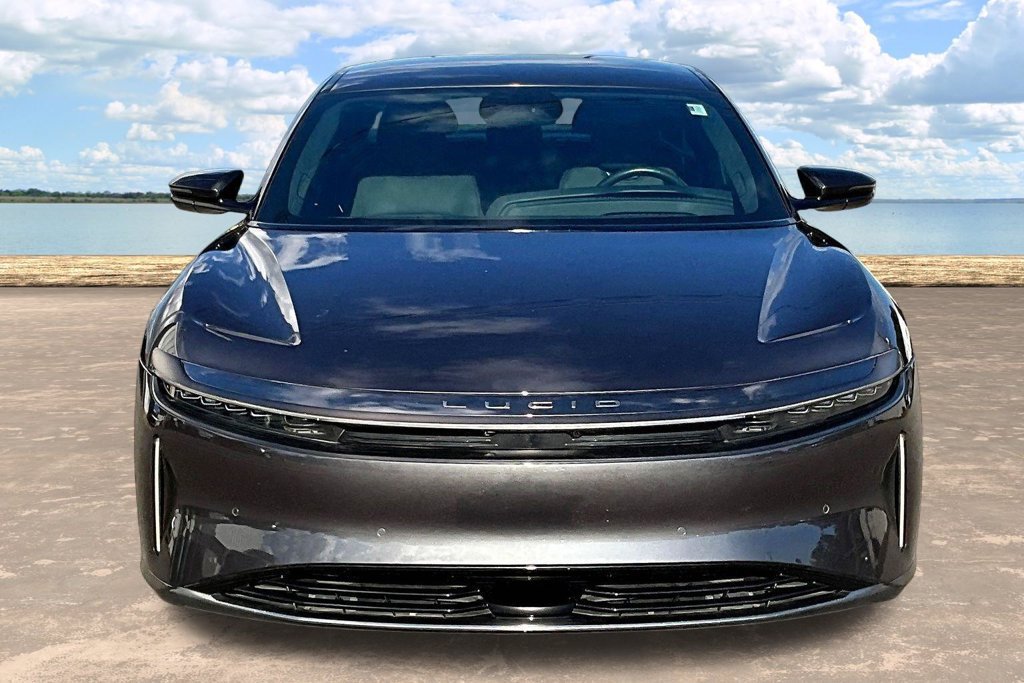 Used 2024 Lucid Air Pure RWD image 2