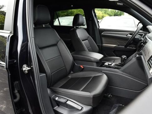 Used 2023 Volkswagen Atlas Cross Sport SE w/ Panoramic Sunroof Package AWD/4WD image 20