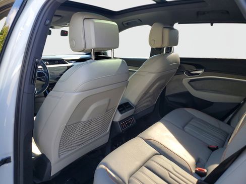Used 2022 Audi e-tron Chronos w/ Chronos Package image 14