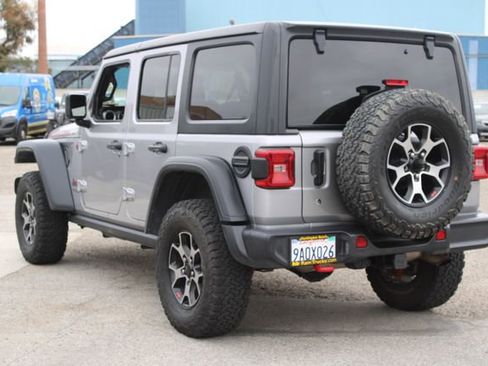 Used 2018 Jeep Wrangler Unlimited Rubicon w/ LED Lighting Group AWD/4WD image 3
