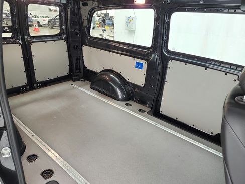 Used 2023 Mercedes-Benz Metris image 20