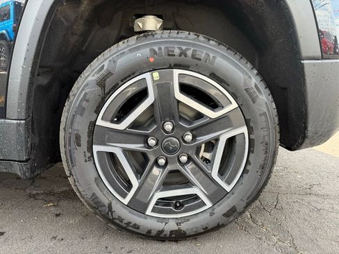 New 2026 Jeep Cherokee Laredo AWD/4WD image 30