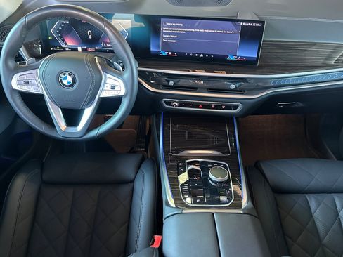 Used 2026 BMW X7 xDrive40i AWD/4WD image 17