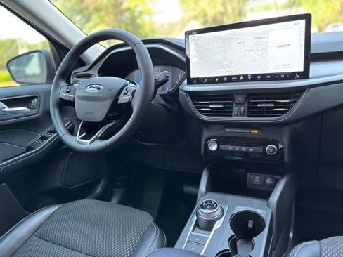 New 2024 Ford Escape SE image 10