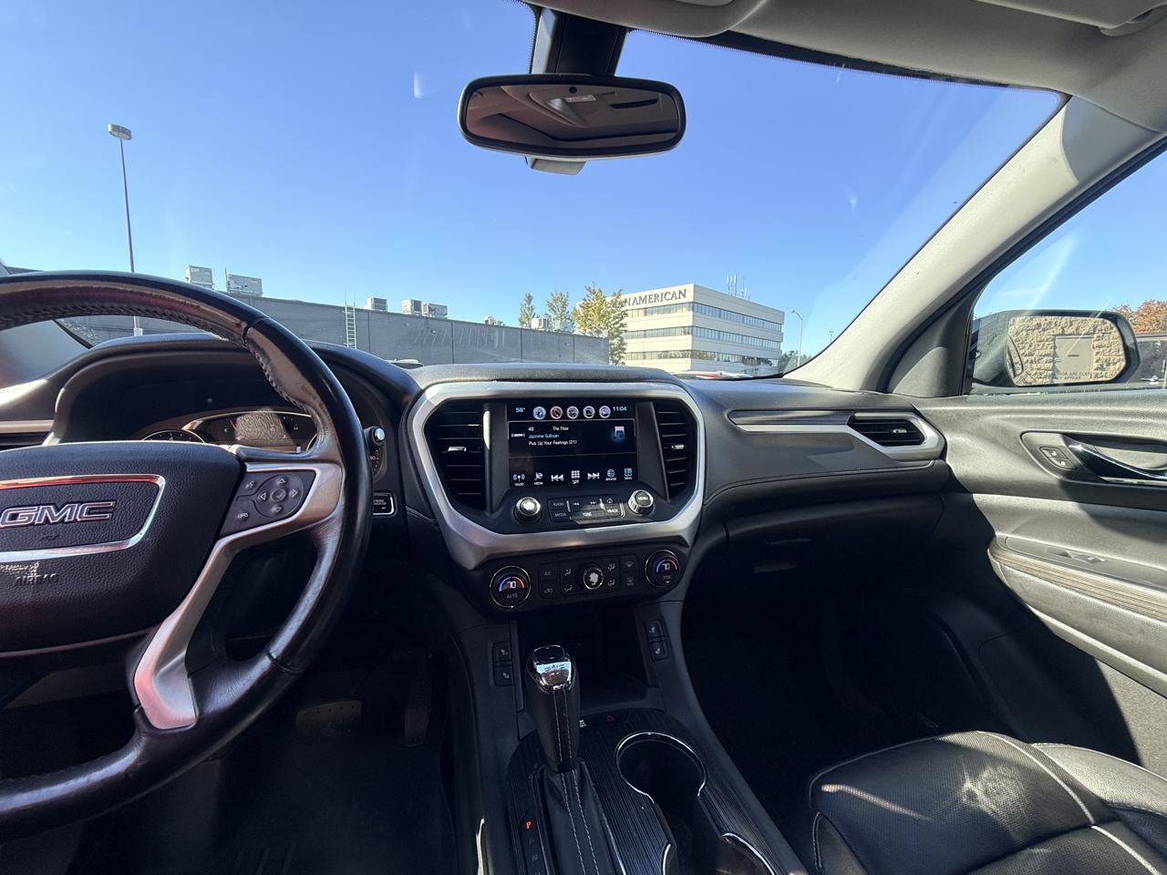 Used 2017 GMC Acadia SLT AWD/4WD image 16