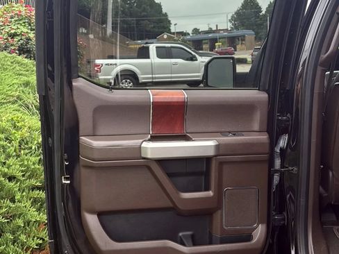Used 2019 Ford F150 King Ranch w/ Equipment Group 601A Luxury AWD/4WD image 41