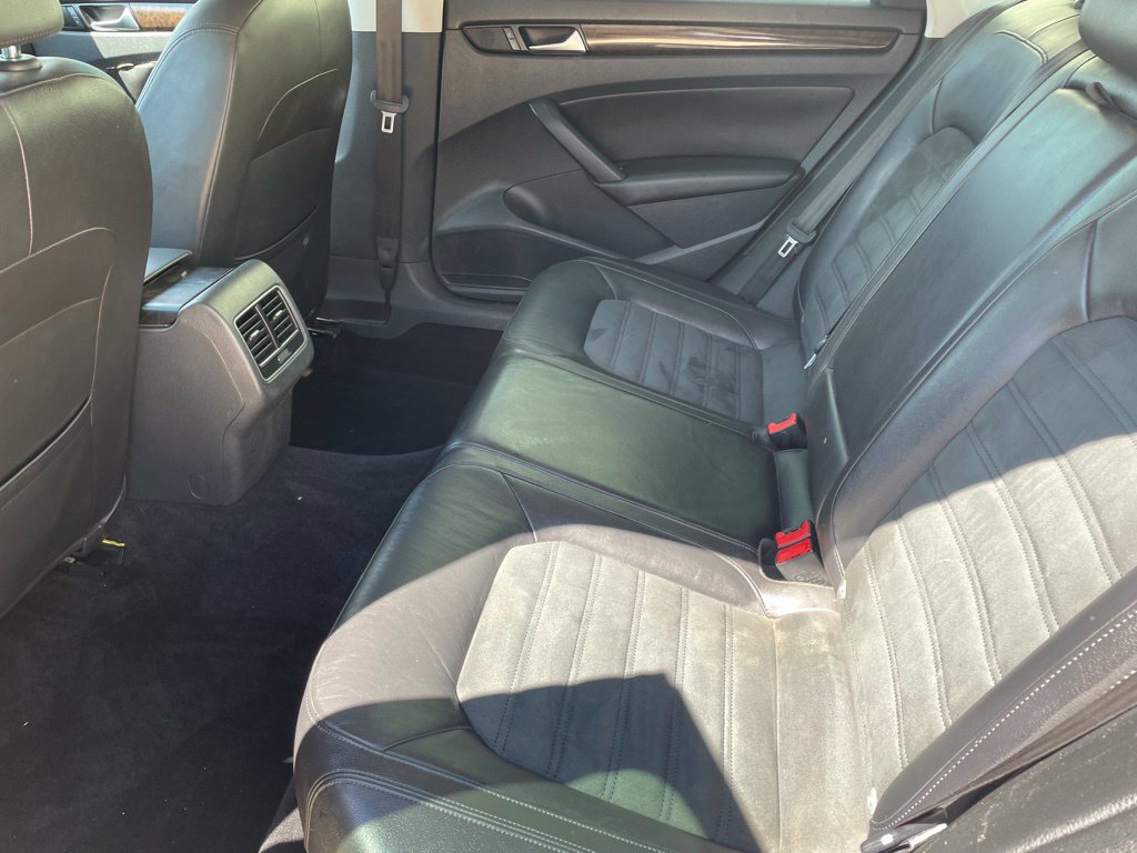 Used 2014 Volkswagen Passat TDI SEL Premium FWD image 19