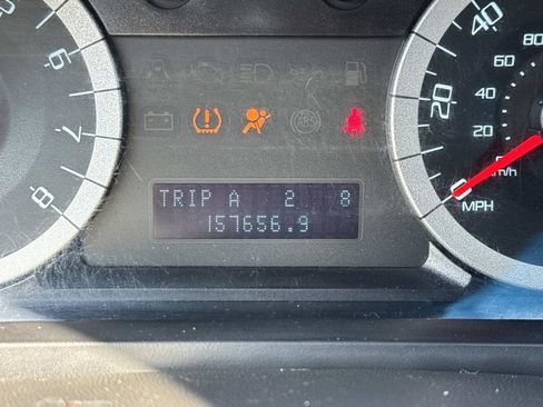 Used 2011 Ford Escape XLT image 2