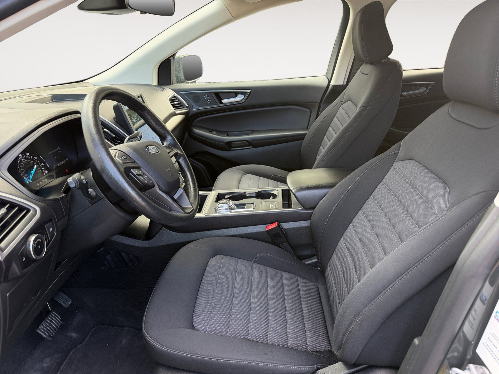 Used 2024 Ford Edge SE w/ Cargo Accessory Package AWD/4WD image 9