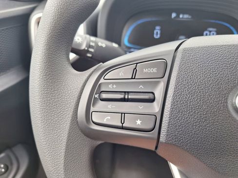 Used 2026 Hyundai Venue SE FWD image 17