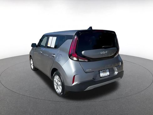 Used 2025 Kia Soul LX w/ LX Technology Package FWD image 11