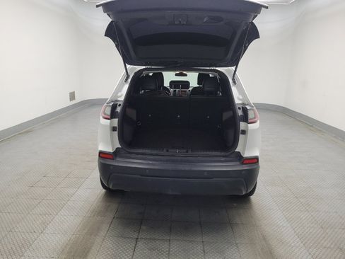 Used 2020 Jeep Cherokee Latitude Plus FWD image 29