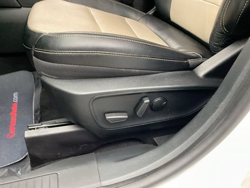Used 2021 Ford Escape Titanium w/ Titanium Elite Package AWD/4WD image 13