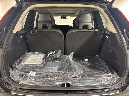 New 2026 Volvo XC90 B6 Plus w/ Protection Package Premier image 30