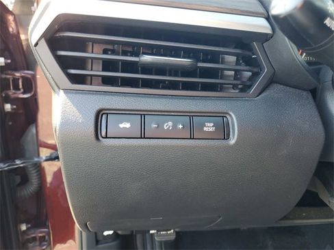 Used 2024 Nissan Altima 2.5 SV image 13