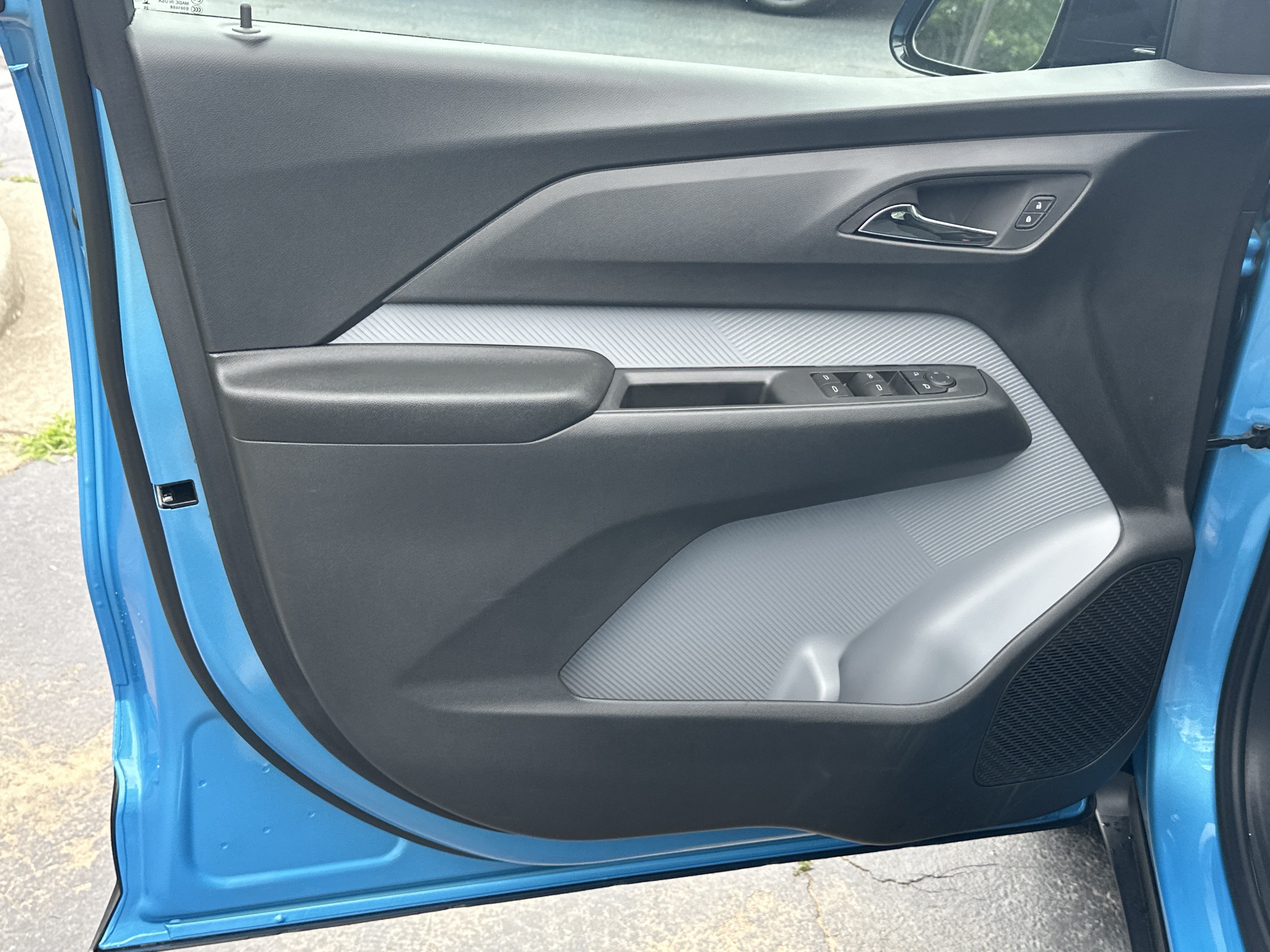 New 2027 Chevrolet Bolt LT FWD image 10