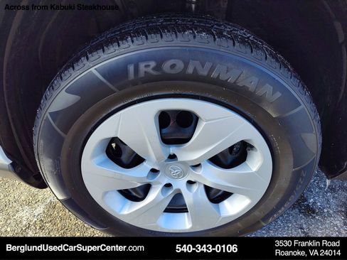 Used 2019 Toyota RAV4 LE image 10